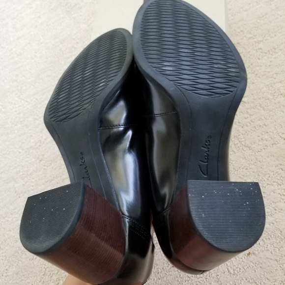 Pair of elegant shoes - Picture 5 of 8